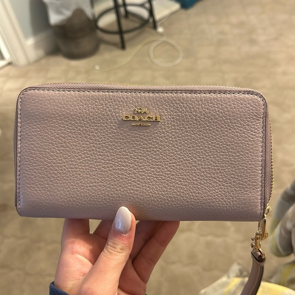 Coach Wallet - Picture 1 of 5